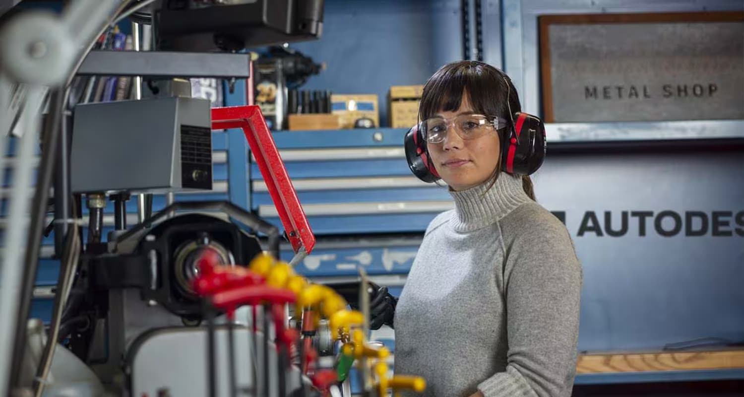 Implementing Dual-Track Agile for Enhanced Collaboration at Autodesk